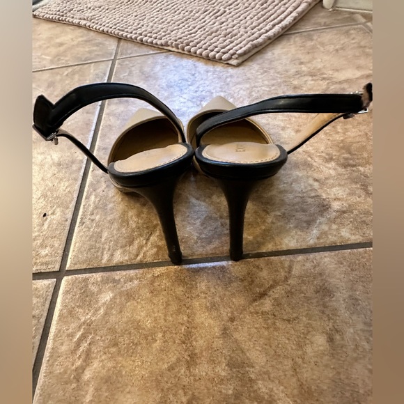 Your a Professional when wearing these heels! - Picture 2 of 3